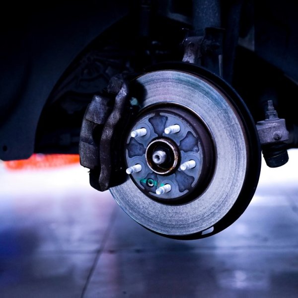 Miks auto pidurid kriiksuvad? 5 märki, et vajad pidurite hooldust